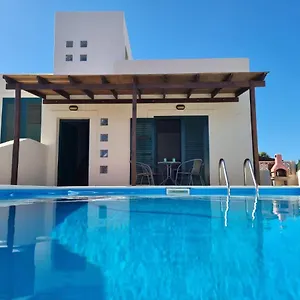 Con Piscina Cerca De Dunas De , Corralejo Spain